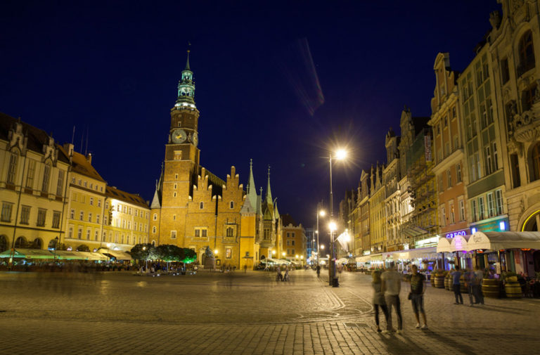 rynek wroclaw 1180x700 v9 jpg 768x505